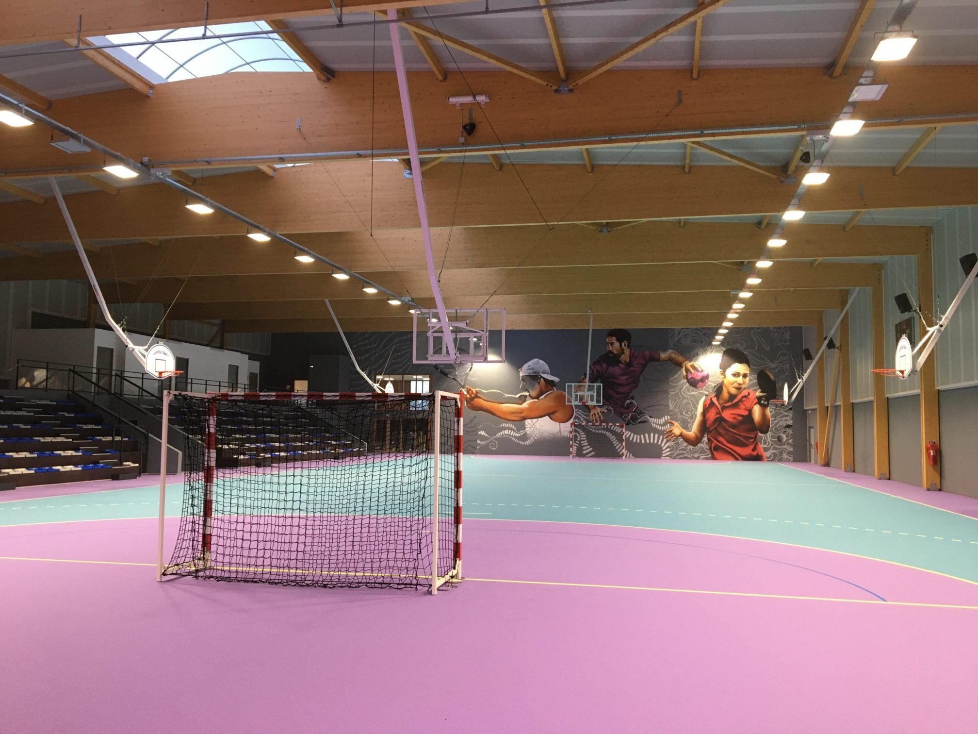 Gymnase avec tribunes à Bourg Blanc