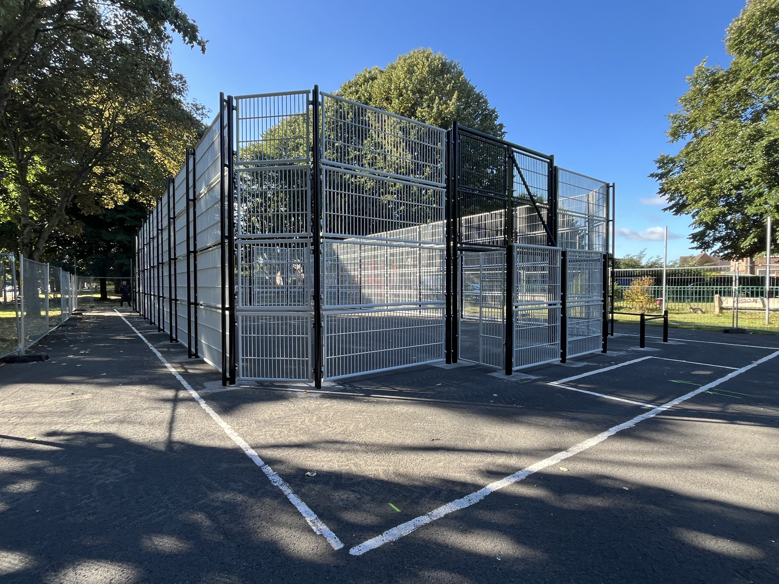 Terrain multisports Street Park tout métal installé par CAMMA Sport à Wattrelos