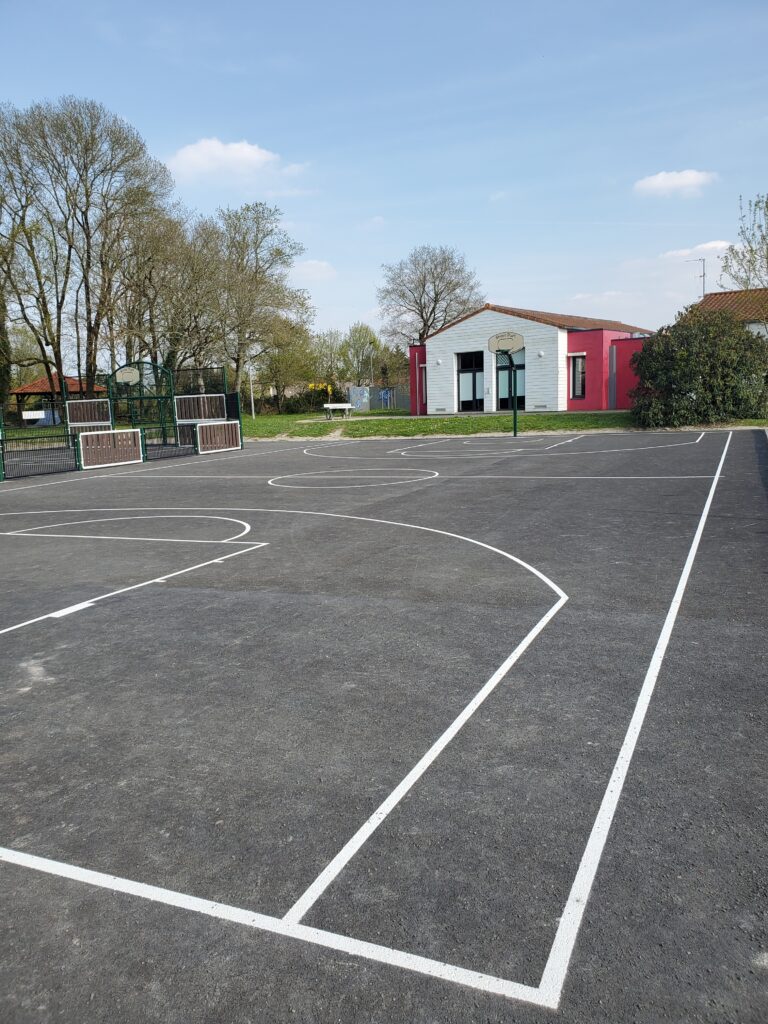 tERRAIN MULTISPORT6VILLE DE 6VERTOUR6cAMMA SPORT6FABRIQUE EN FRANCE