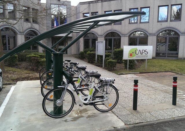 Abri velos ouvert-terrain de sport-ammenagement annexe - Abri 2 roues - Modèle Beaupréau 5x2.50m - VAE - Agglo Saclay (91) Orsay-4