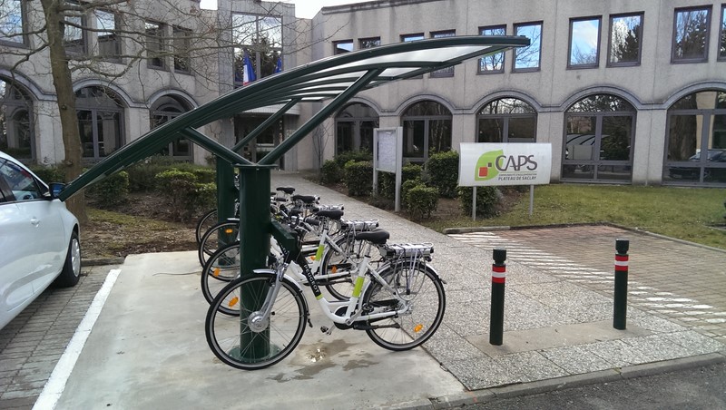 Abri velos ouvert-terrain de sport-ammenagement annexe - Abri 2 roues - Modèle Beaupréau 5x2.50m - VAE - Agglo Saclay (91) Orsay-4