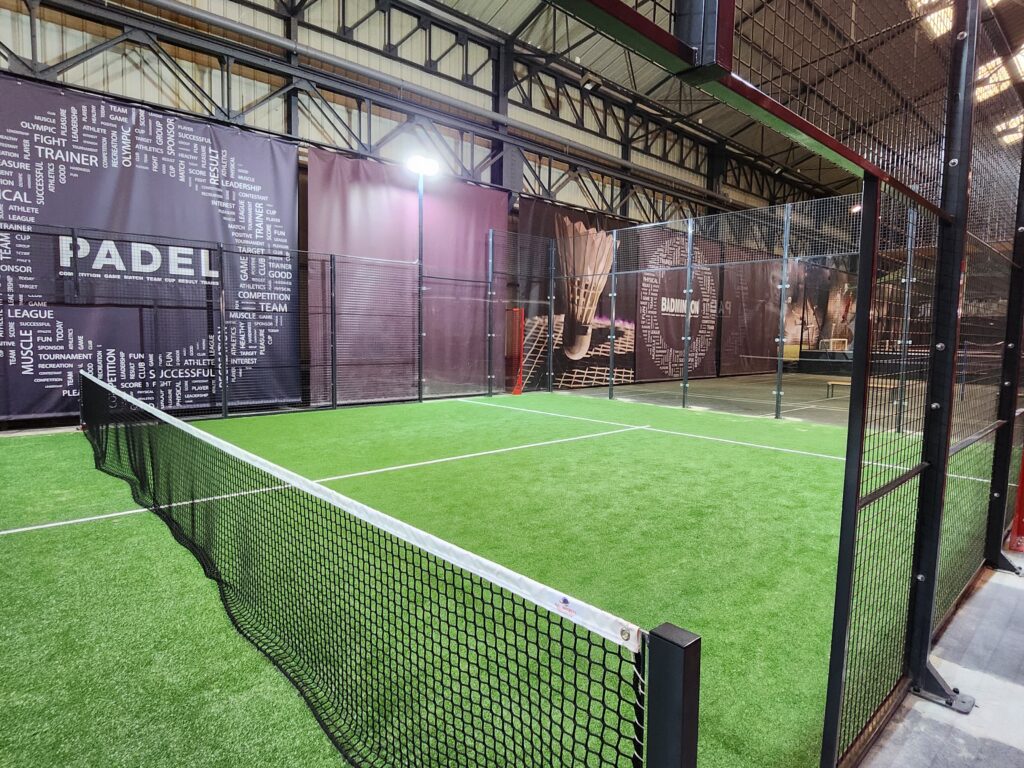 Terrain de padel couvert