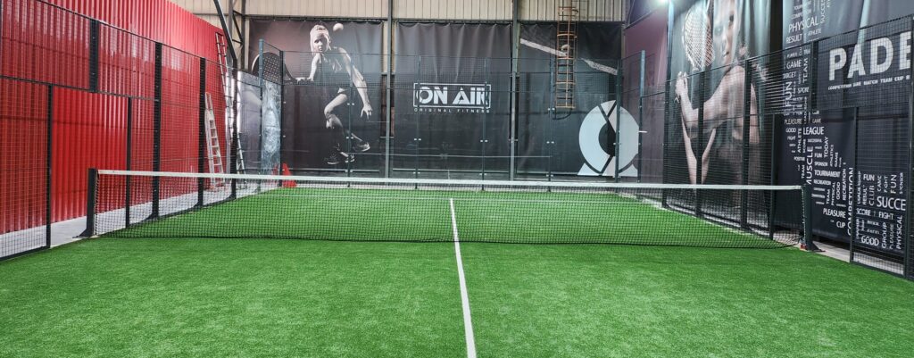 Terrain de padel intérieur