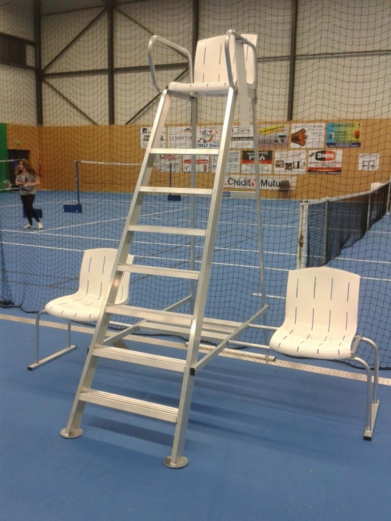 Chaise d'arbitre tennis