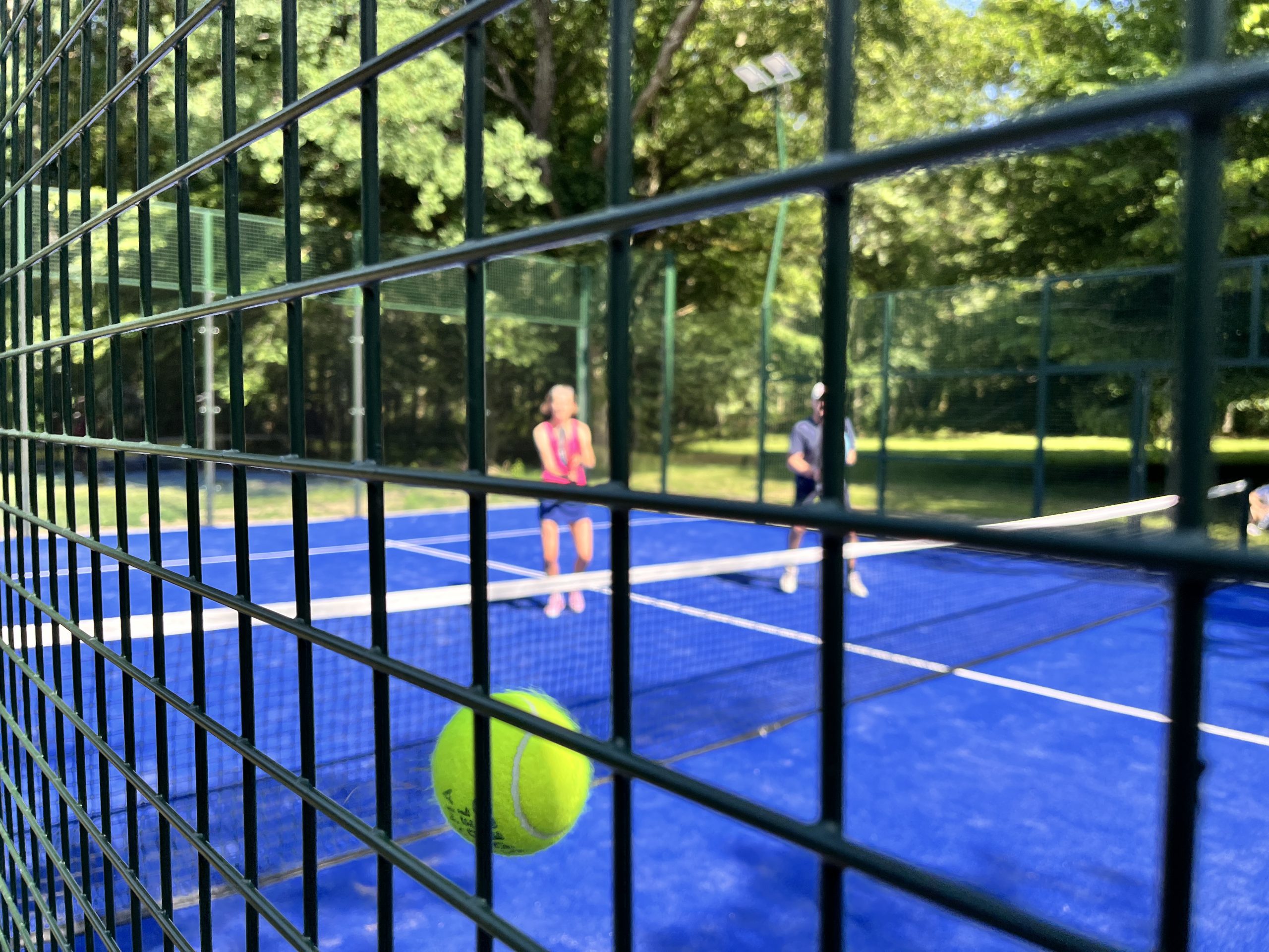 Court de padel extérieur homologué FFT pour jouer selon les règles officielles, CAMMA Sport